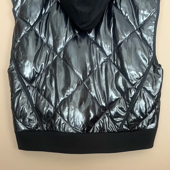 {FP Movement} In the Moment Puffer Vest in Black - Womens Small - Picture 8 of 14